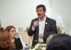 Festejan a maestros de Familia UAT