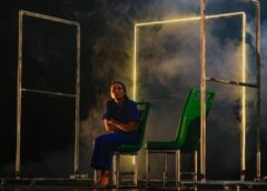 “Próxima estación: la ciudad de las jacarandas”, teatro para explorar la CDMXLa obra de teatro está inspirada en ‘Los rituales del caos’, de Carlos Monsiváis, pero es una composición entre testimonio y documental.